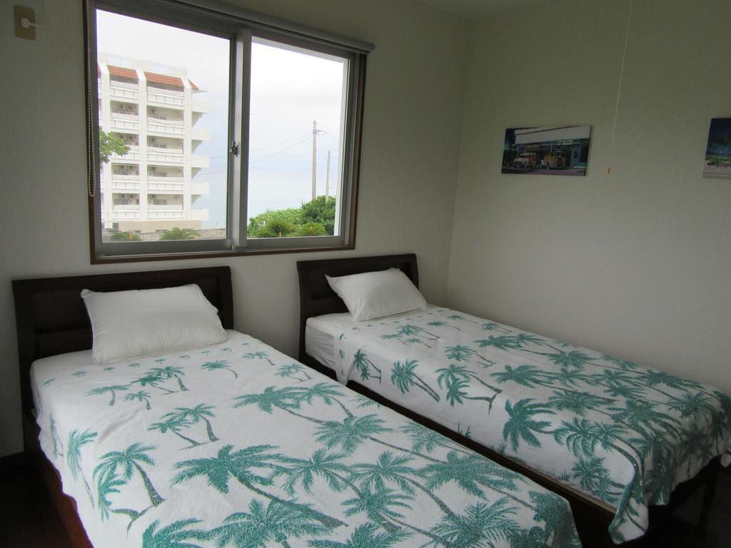Guest House Diamond Yomitan Eksteriør billede