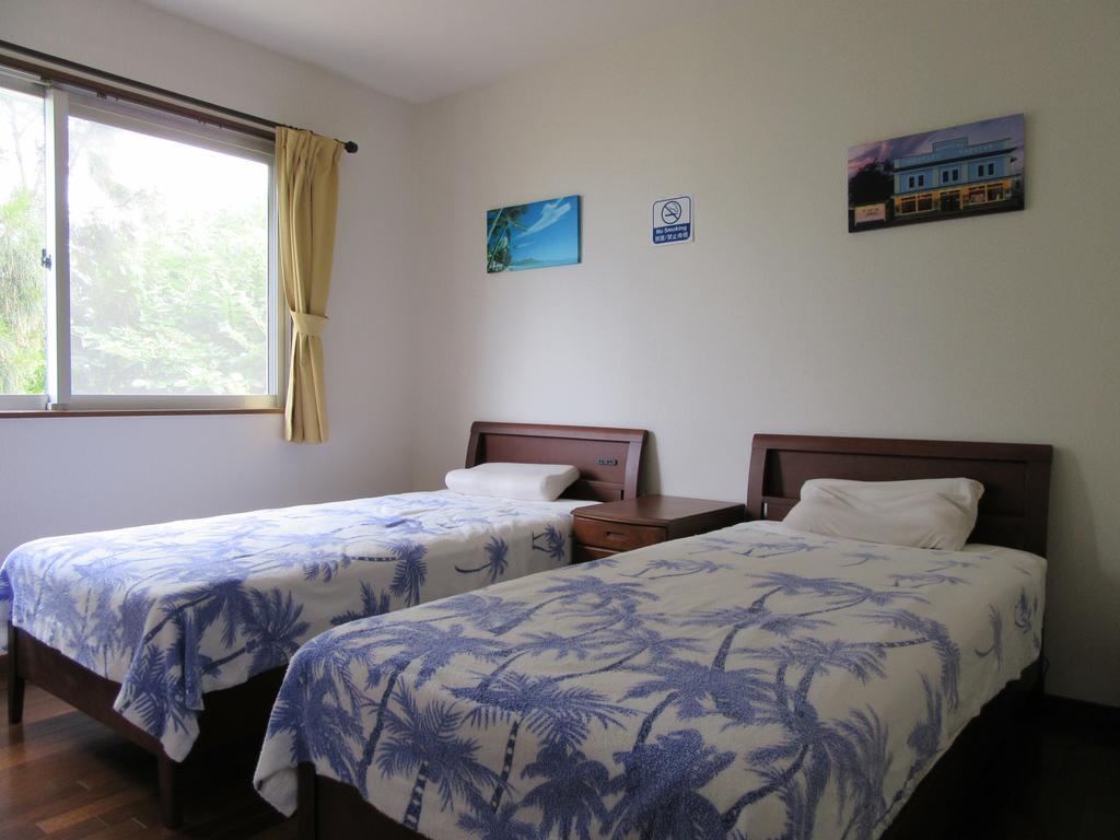 Guest House Diamond Yomitan Eksteriør billede