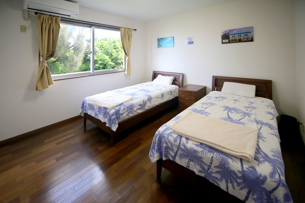 Guest House Diamond Yomitan Eksteriør billede